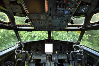 Illustration for article titled Este hombre convirtió un Boeing 727 en medio de un bosque en su asombrosa casa